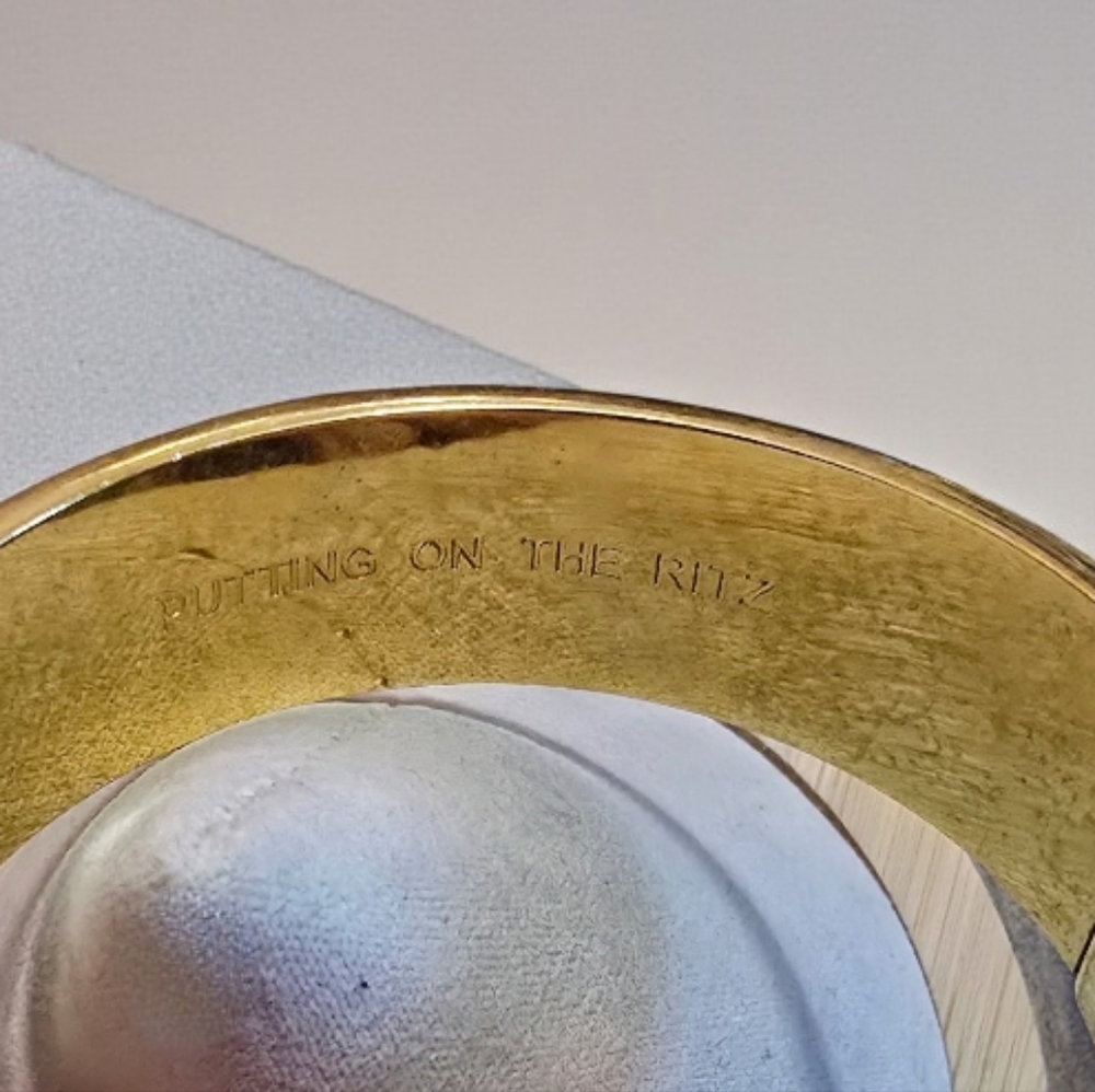 Kate Spade *Rare* Puttin On The Ritz Bangle - Picture 3 of 3